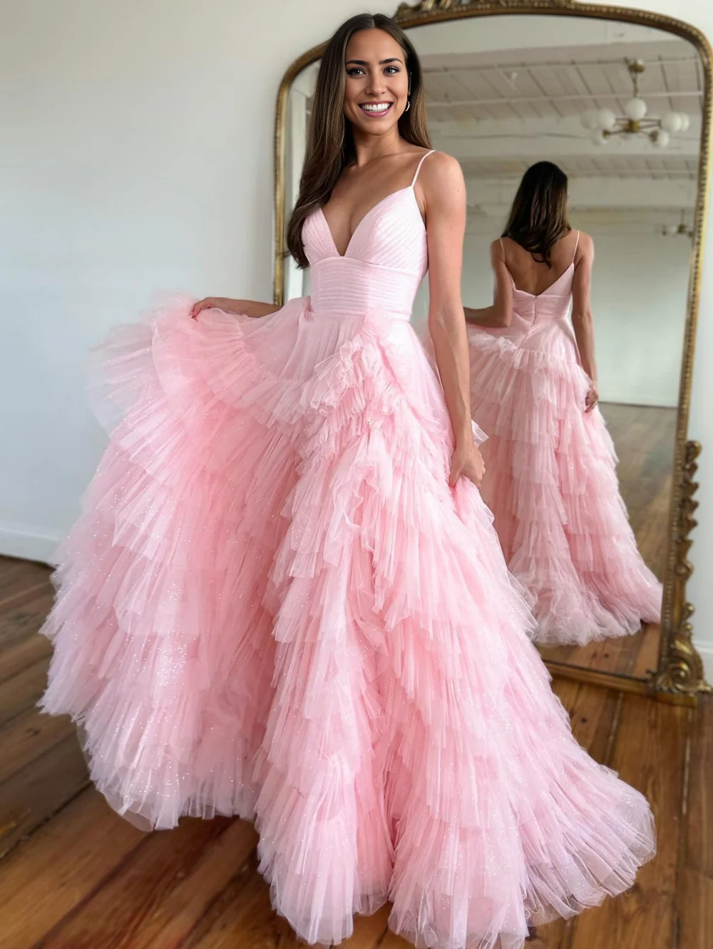 A-Linie Tüll Spaghettiträger Stufen-Ballkleid