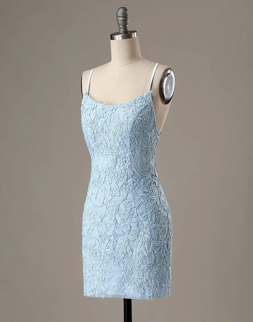 Vestidos de fiesta cortos azules con apliques y corte entallado 