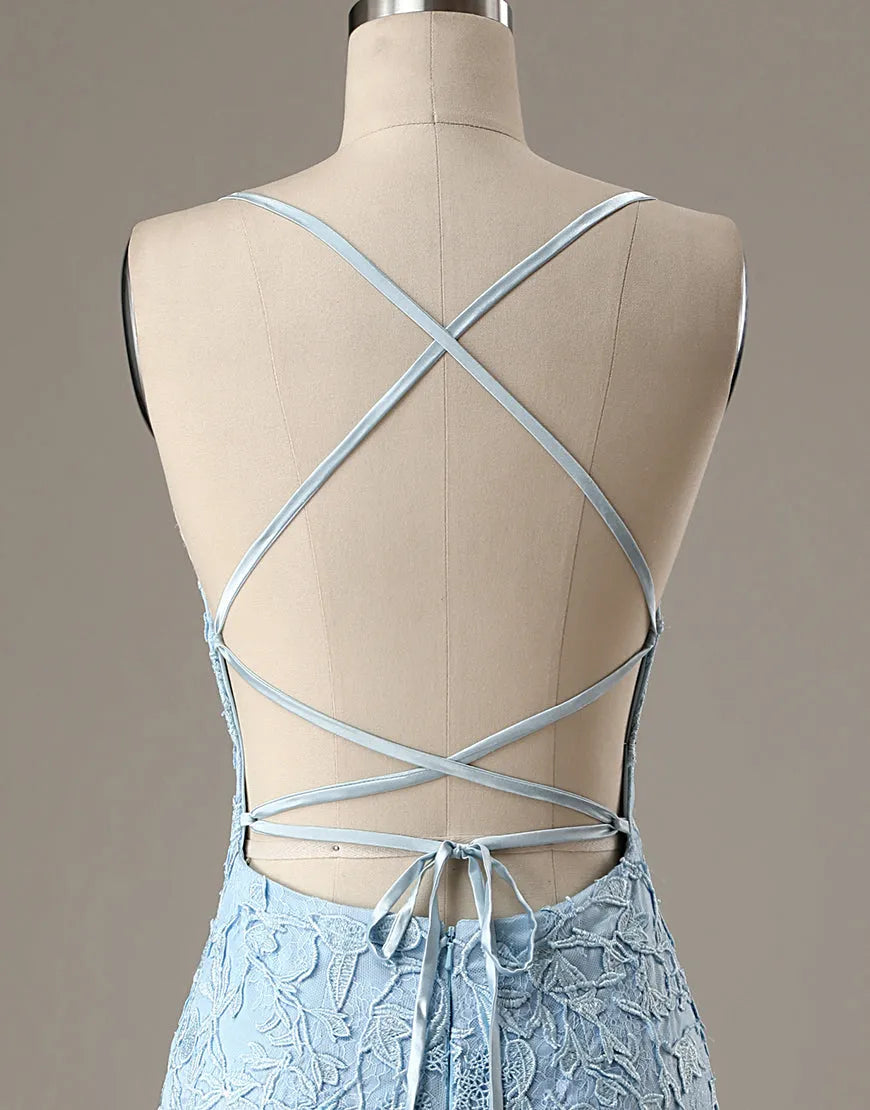 Vestidos de fiesta cortos azules con apliques y corte entallado 