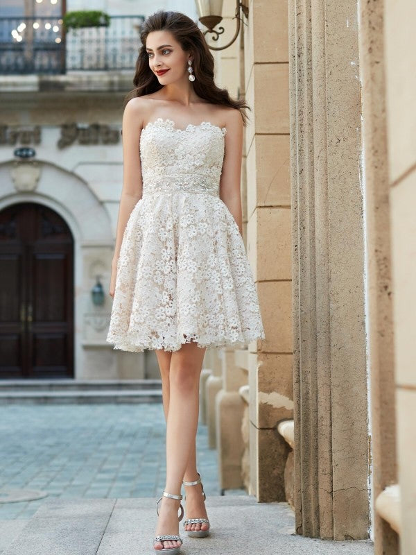 A-Line Lace Sweetheart Sleeveless Short/Mini With Rhinestone Dresses