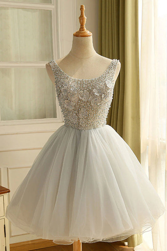 Vestido de fiesta corto de tul con cuello redondo