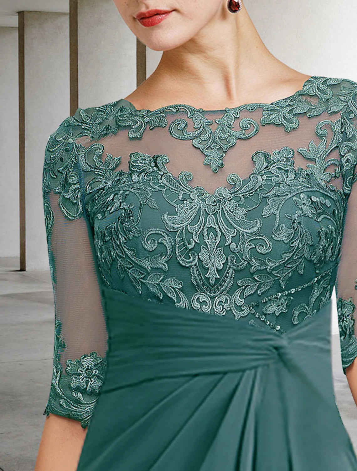 Vestido de madre de la novia con corte tubo/columna, para otoño, para invitadas de boda, talla grande, elegante, cuello joya, largo hasta el suelo, gasa, encaje, manga corta con apliques, drapeado lateral