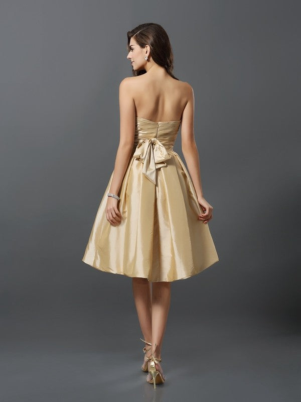 A-Line Taffeta Strapless Sleeveless Knee-Length With Ruffles Bridesmaid Dresses