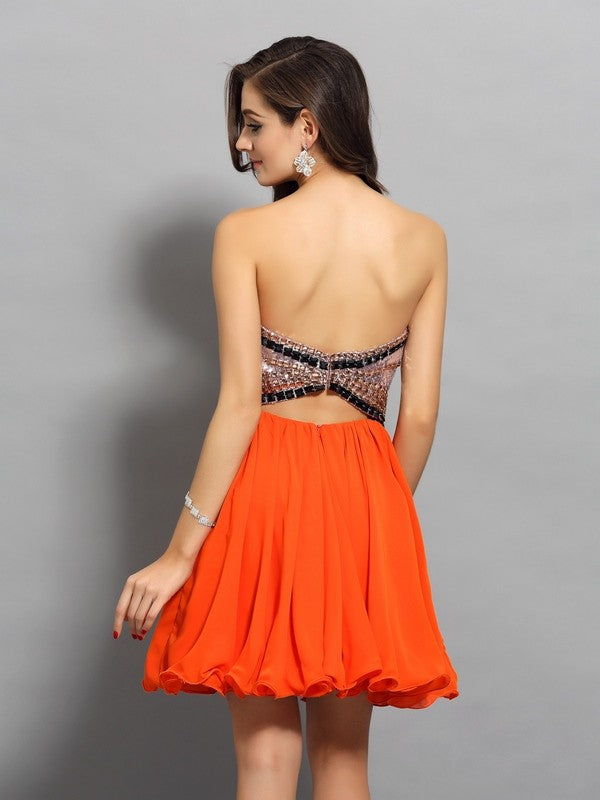 Vestidos de cóctel cortos de organza sin mangas con escote corazón y volantes de corte A/princesa