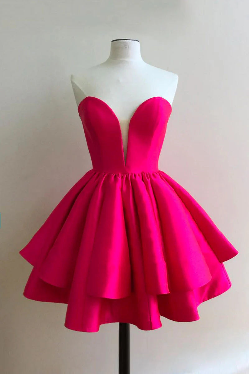 Vestido de fiesta corto sencillo con escote en forma de corazón