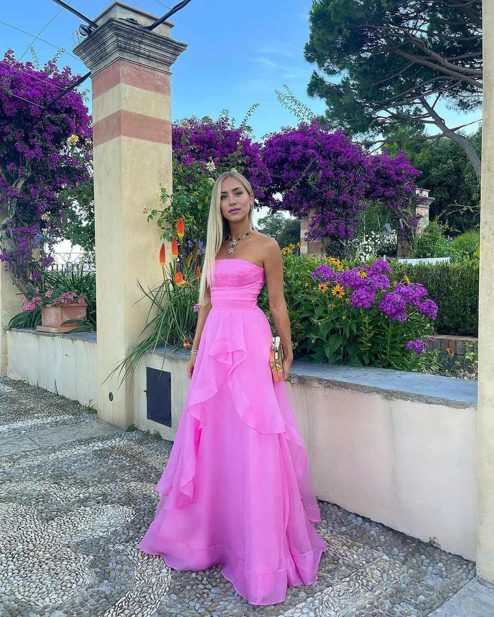 Vestido de fiesta de organza sin tirantes de corte A