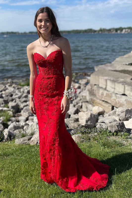 Vestido de fiesta de sirena sin tirantes de encaje con apliques