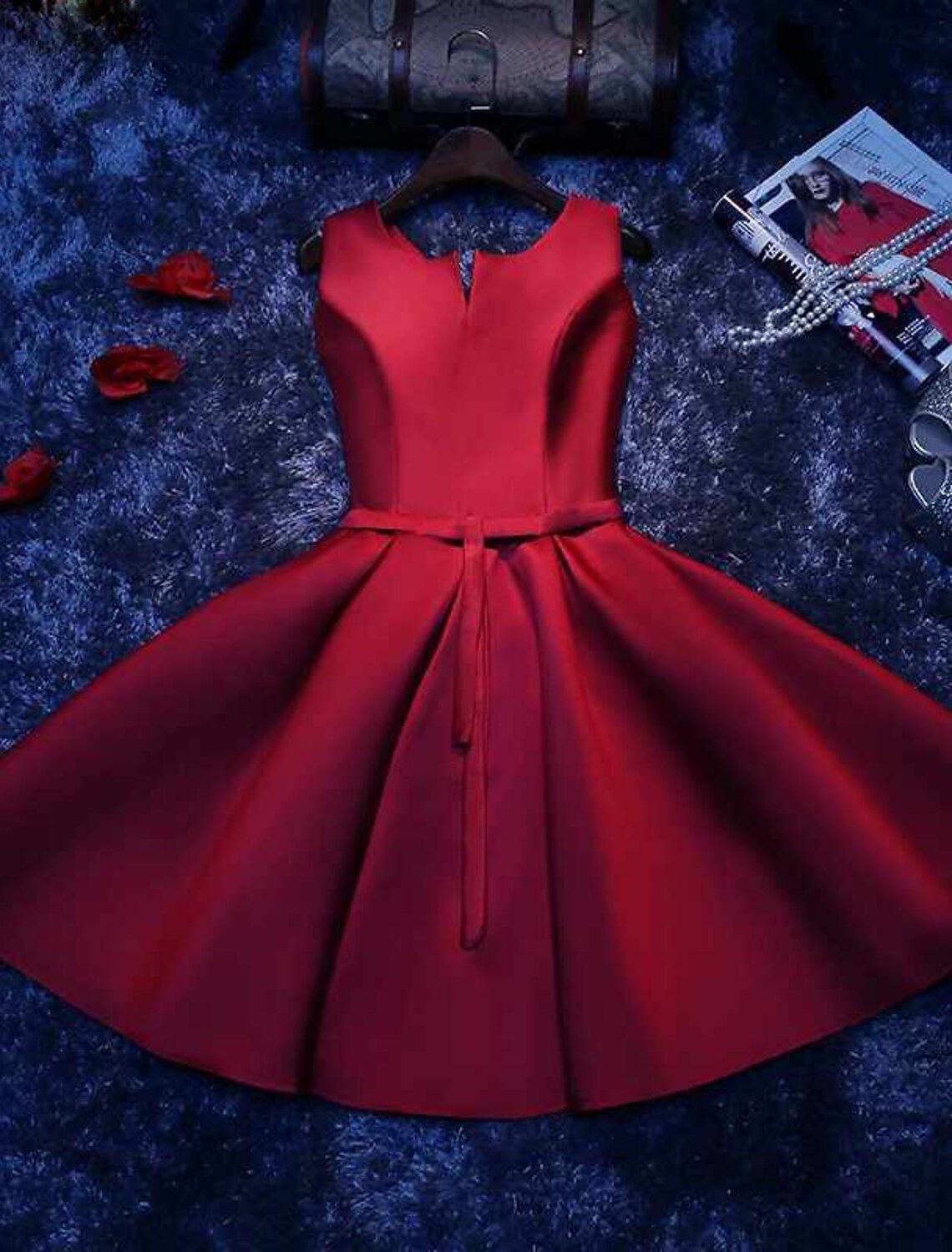 Vestido de dama de honor de corte A, escote joya, sin mangas, espalda hermosa, largo hasta la rodilla, satén con lazo(s)/banda