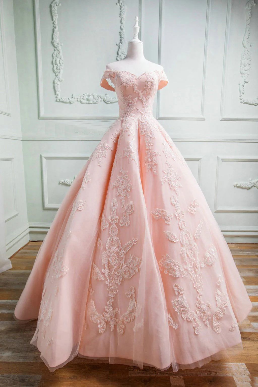 Sweetheart tulle lace long prom gown