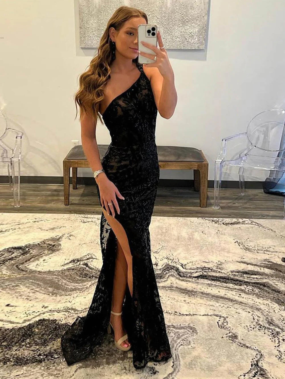 Vestido de fiesta de sirena con un solo hombro y encaje con limo