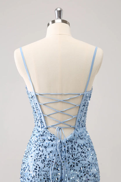 Vestido de fiesta ajustado con lentejuelas brillantes y tirantes finos