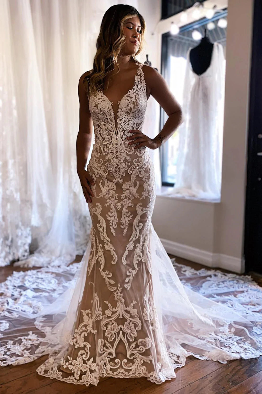 Mermaid V Neck Long Lace Wedding Dress