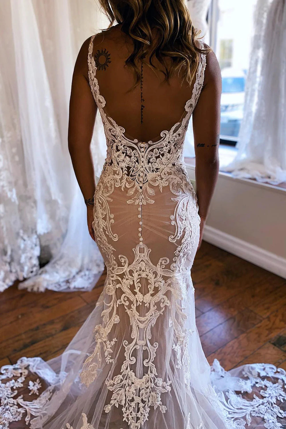 Mermaid V Neck Long Lace Wedding Dress
