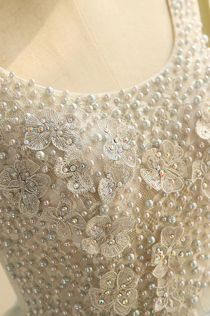 Vestido de fiesta corto de tul con cuello redondo