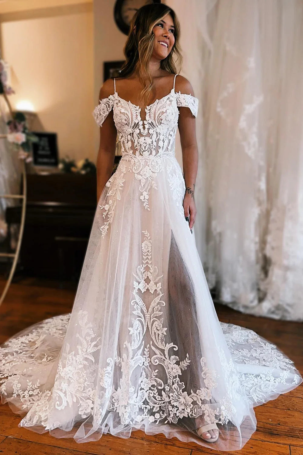 A-Line Appliques Wedding Dress
