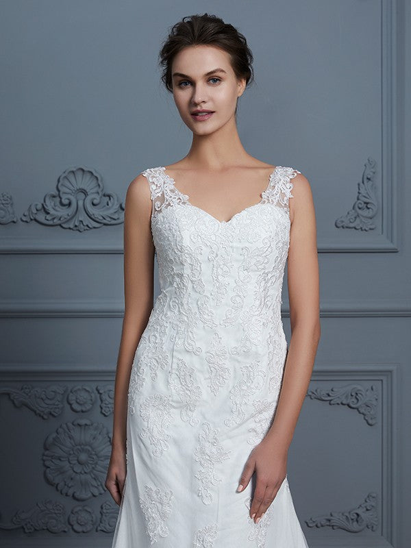 Vestidos de novia de tul con cola de corte trompeta/sirena, escote en V, sin mangas y encaje