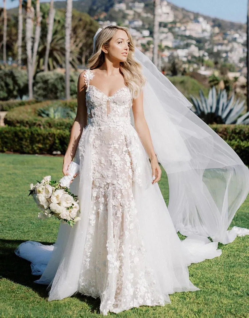A-Linie, sexy Brautkleid mit V-Ausschnitt und Applikationen 