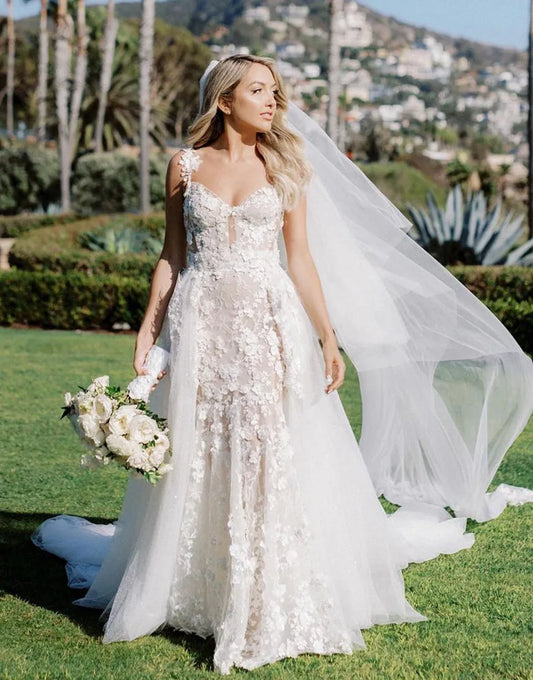 A-Linie, sexy Brautkleid mit V-Ausschnitt und Applikationen 