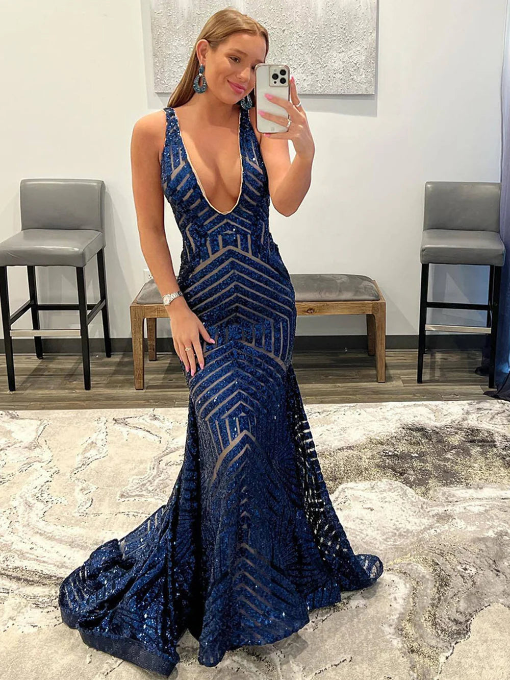 Vestido de fiesta largo de sirena con escote en V profundo y lentejuelas