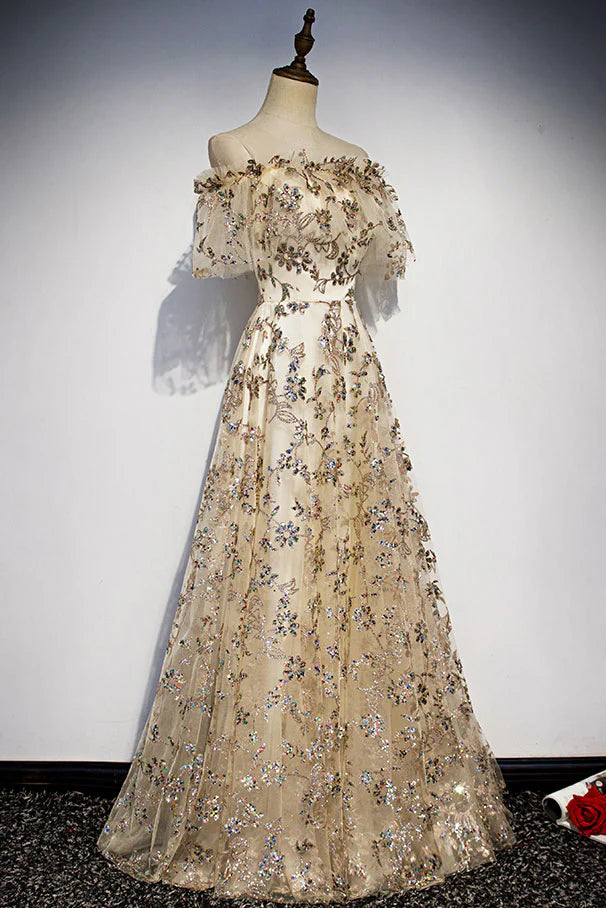 Langes Ballkleid aus Tüllspitze