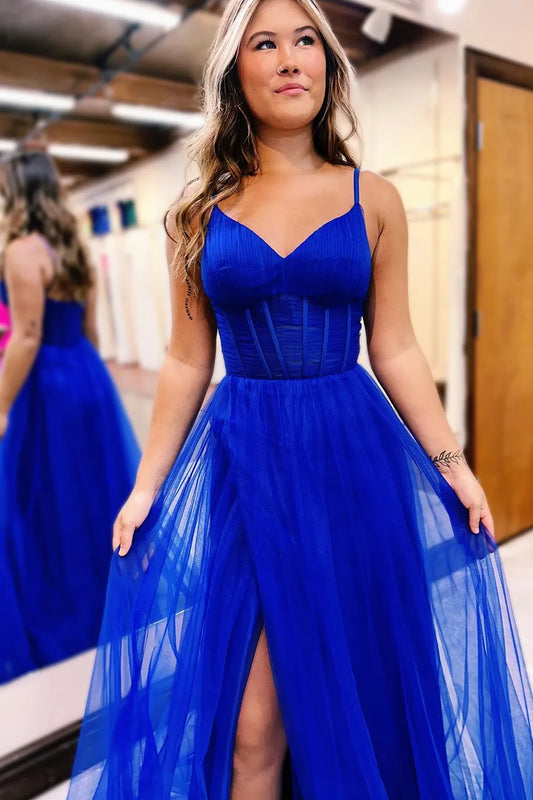 A-Linie, schlichtes, elegantes Spaghettiträger-Ballkleid aus langem Tüll mit Schlitz