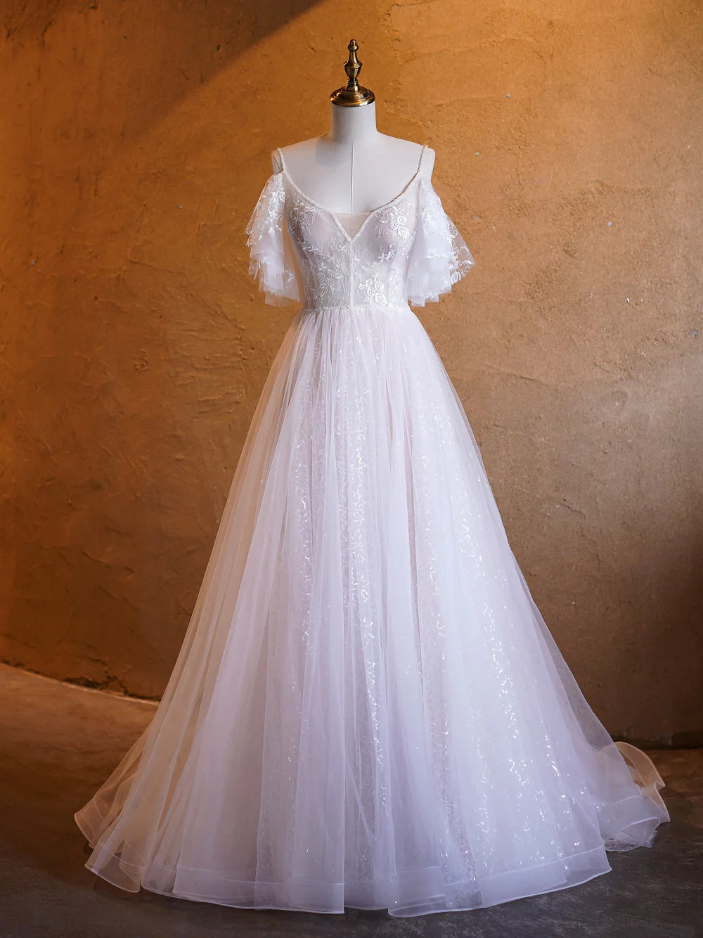 Vestidos de fiesta largos hasta el suelo con encaje de tul y escote en V en forma de A