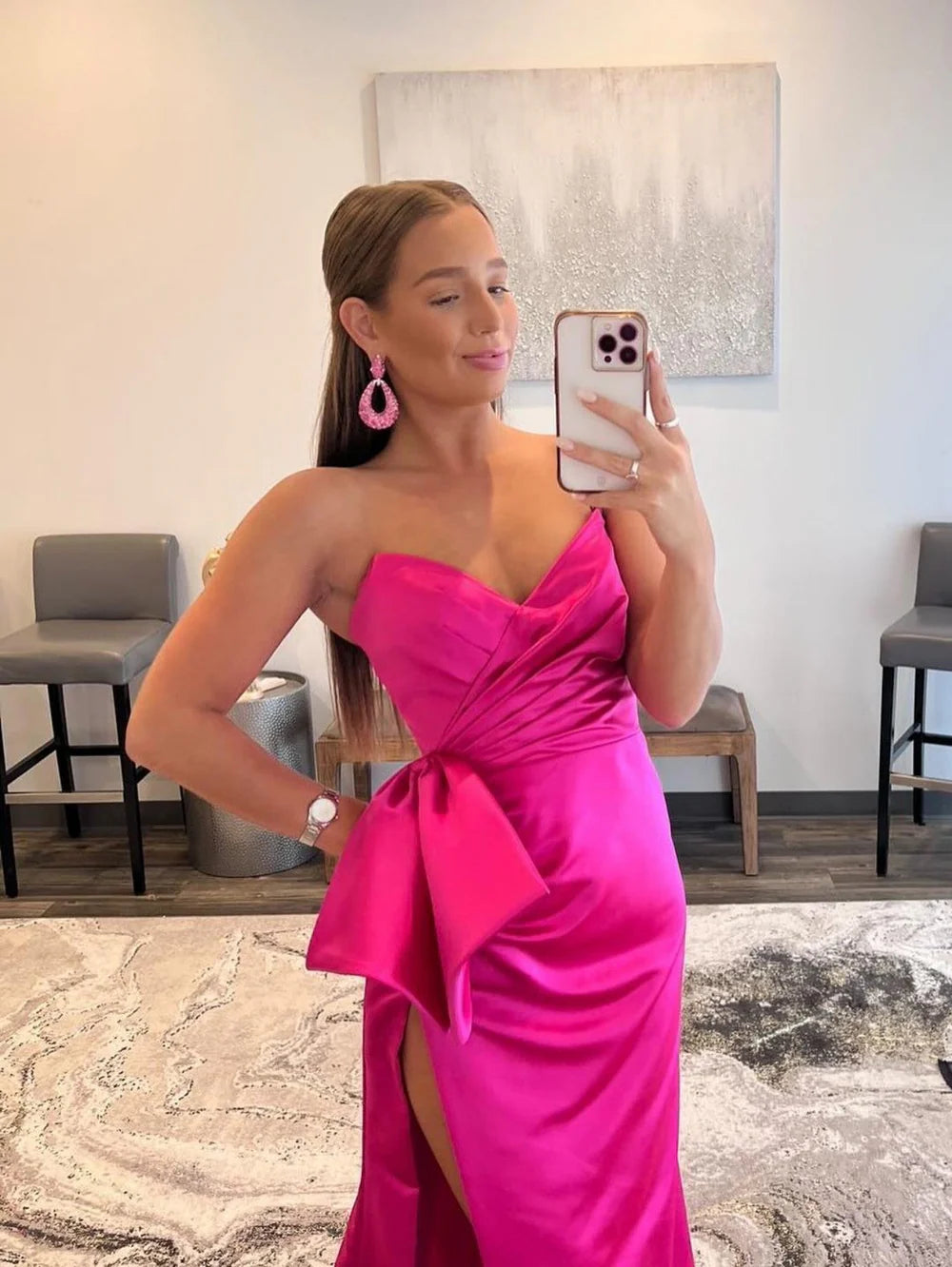 Vestido de fiesta largo de satén sin tirantes de sirena con pajarita