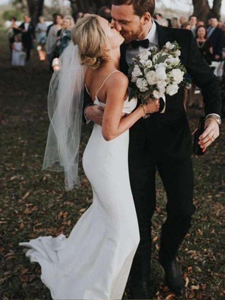 Beach Mermaid Sheath V Neck Spaghetti Straps White Backless  Wedding Dresses