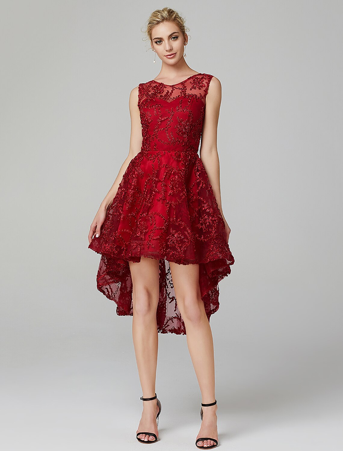 Vestido de novia corte A asimétrico sin mangas con escote ilusión de tul y apliques