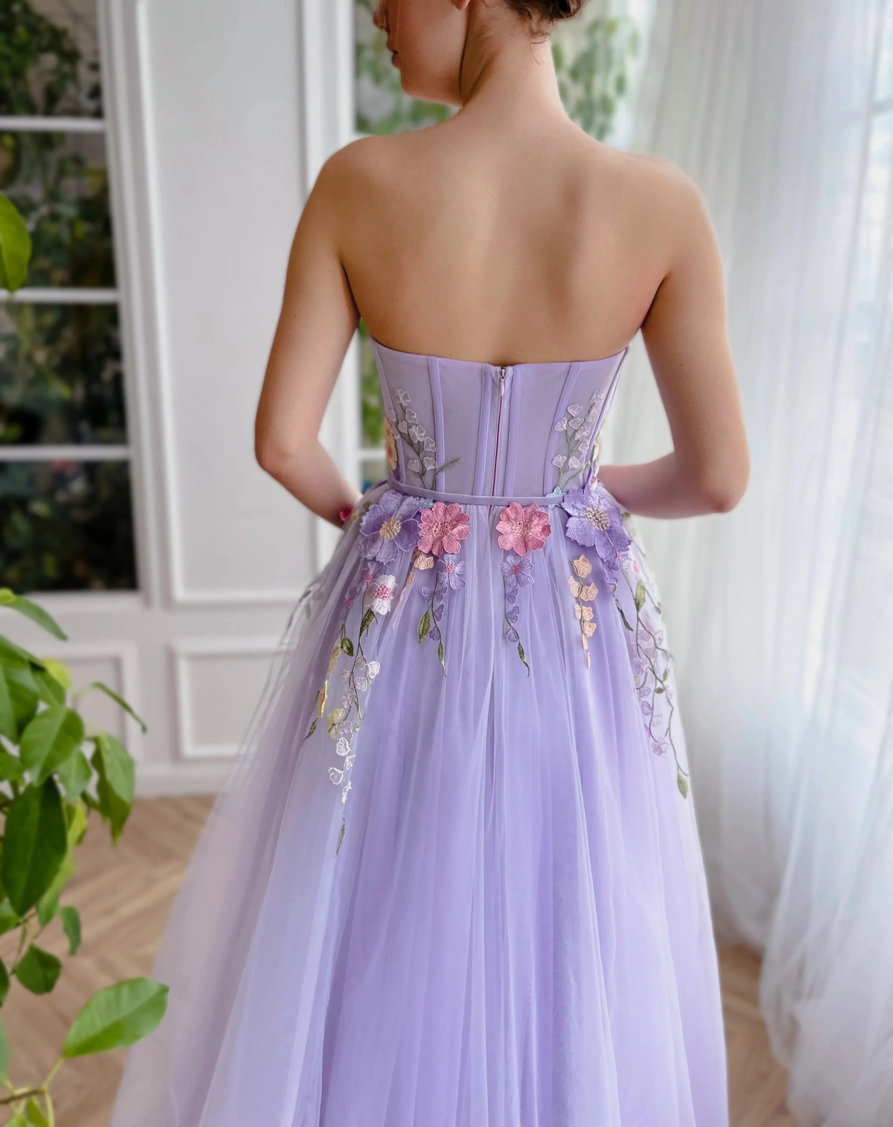 Vestidos de noche largos de tul con corte A y flores 3D