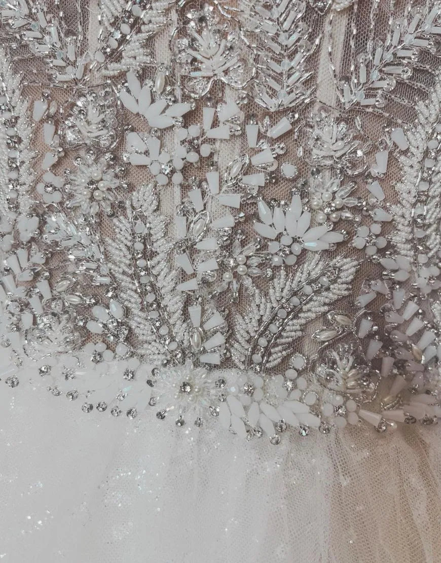 A-Linie Spaghettiträger Hofschleppe Tüll Glitzer Brautkleid in Übergröße 