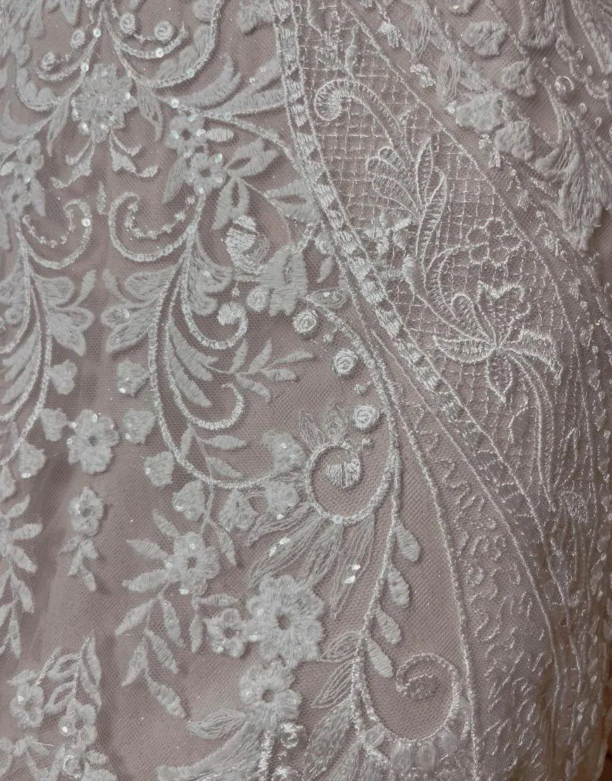 A-Linie Spaghettiträger Hofschleppe Tüll Glitzer Brautkleid in Übergröße 