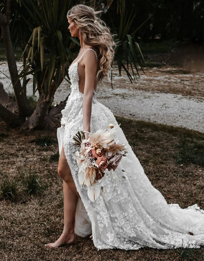 A-Linie Spaghettiträger Spitze Strand Brautkleid mit Schlitz 