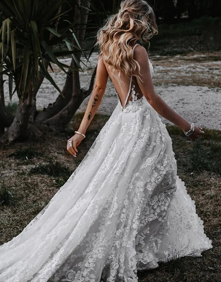A-Linie Spaghettiträger Spitze Strand Brautkleid mit Schlitz 