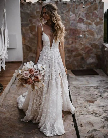 A-Linie Spaghettiträger Spitze Strand Brautkleid mit Schlitz 