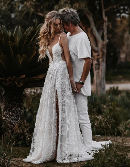 A-Linie Spaghettiträger Spitze Strand Brautkleid mit Schlitz 