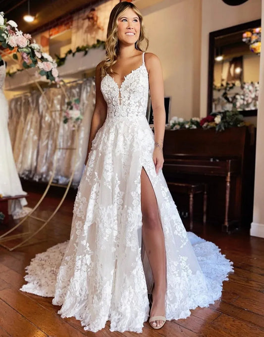 A-Linie Spaghettiträger Spitzen-Brautkleid mit Schlitz 
