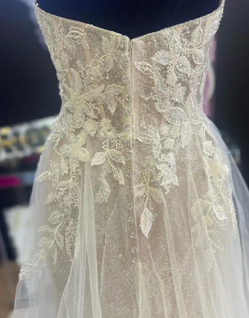 A-Linien-Brautkleid aus Tüll mit herzförmigem Ausschnitt und Applikationen 