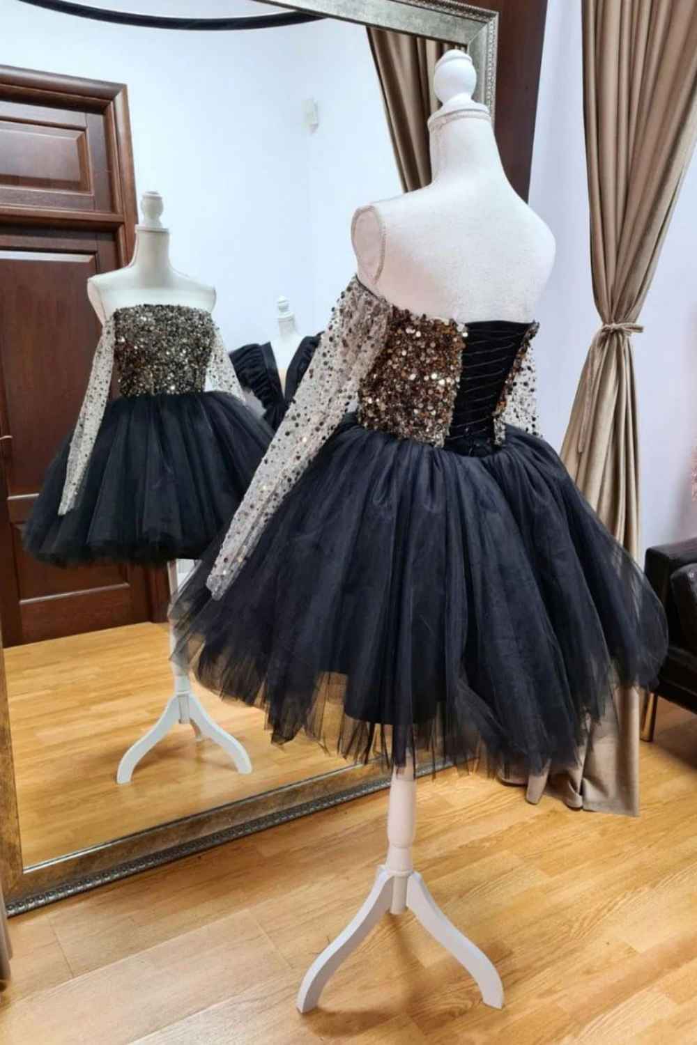 Ballkleid, schulterfrei, Heimkehrkleid mit Perlen