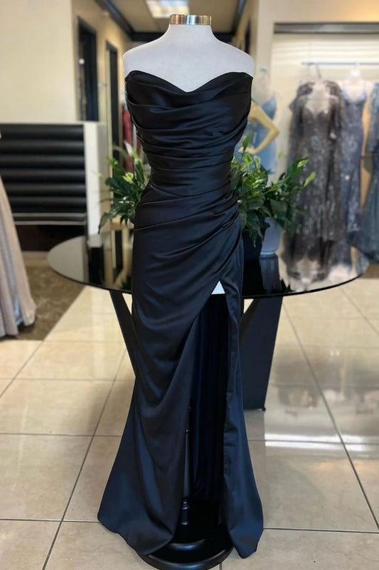 Vestido de fiesta largo de satén sin tirantes y corte sirena con abertura