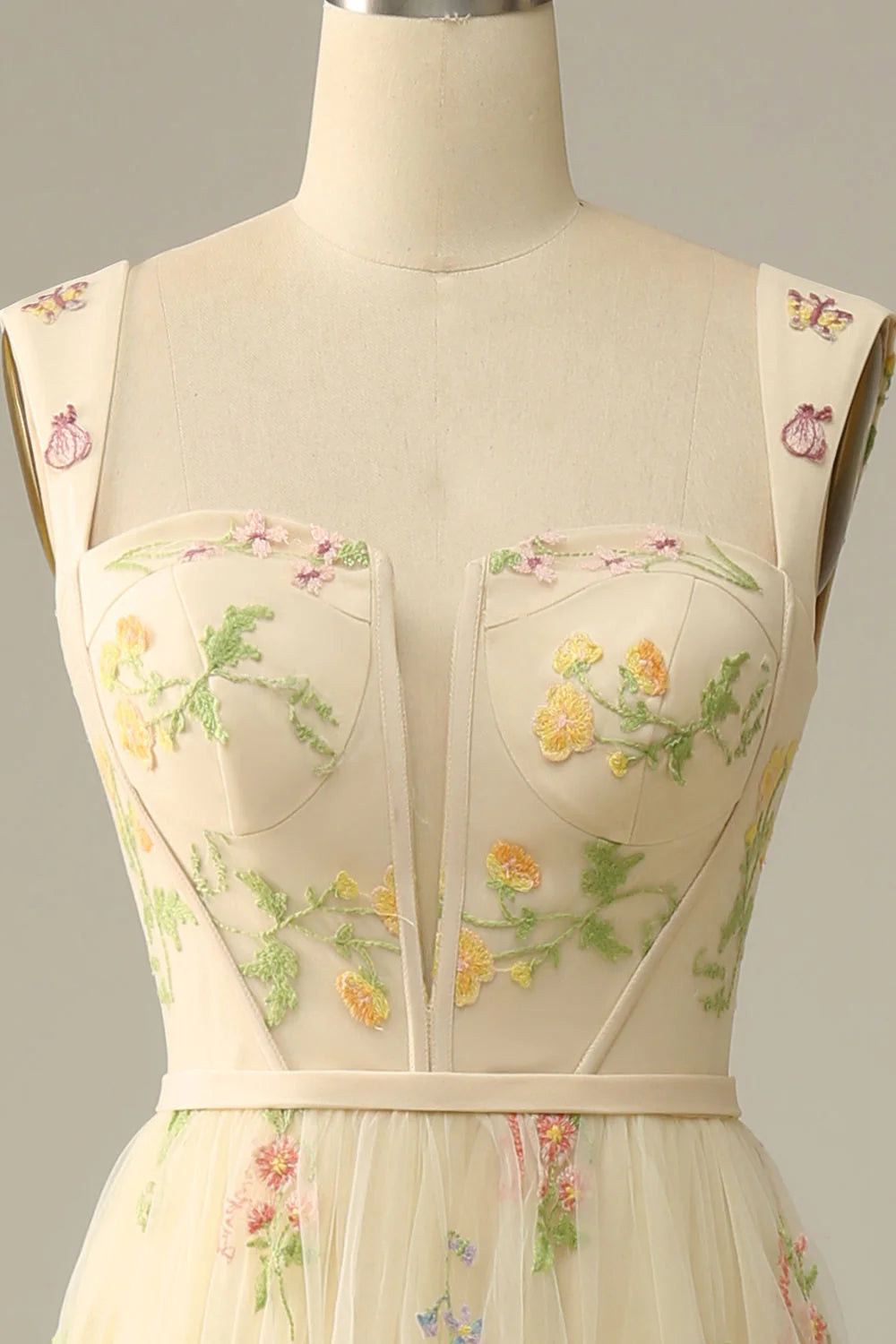 Vestido de fiesta con bordado en forma de A color champán