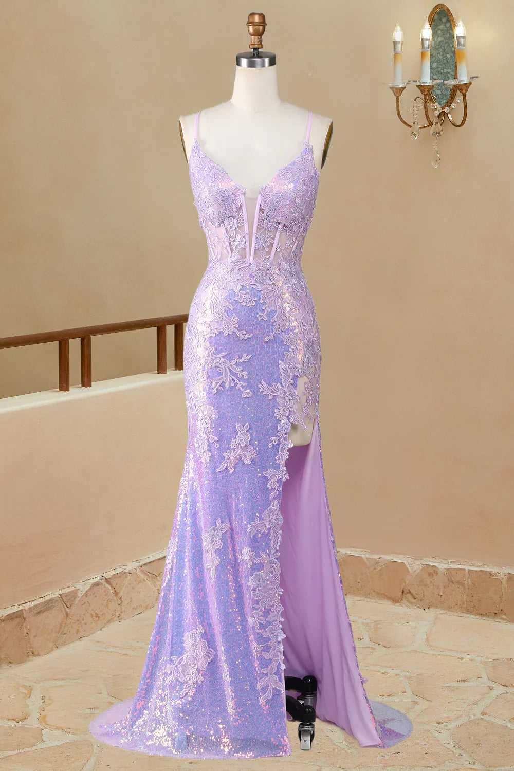 Vestidos de fiesta largos con escote en V y tirantes finos con apliques