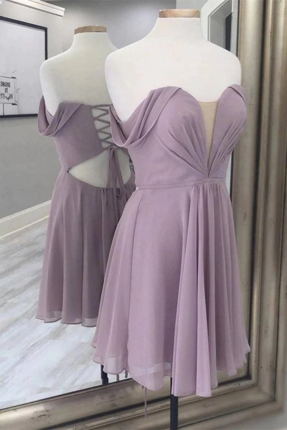 Schulterfreies Chiffon-Heimkehrkleid mit Korsett