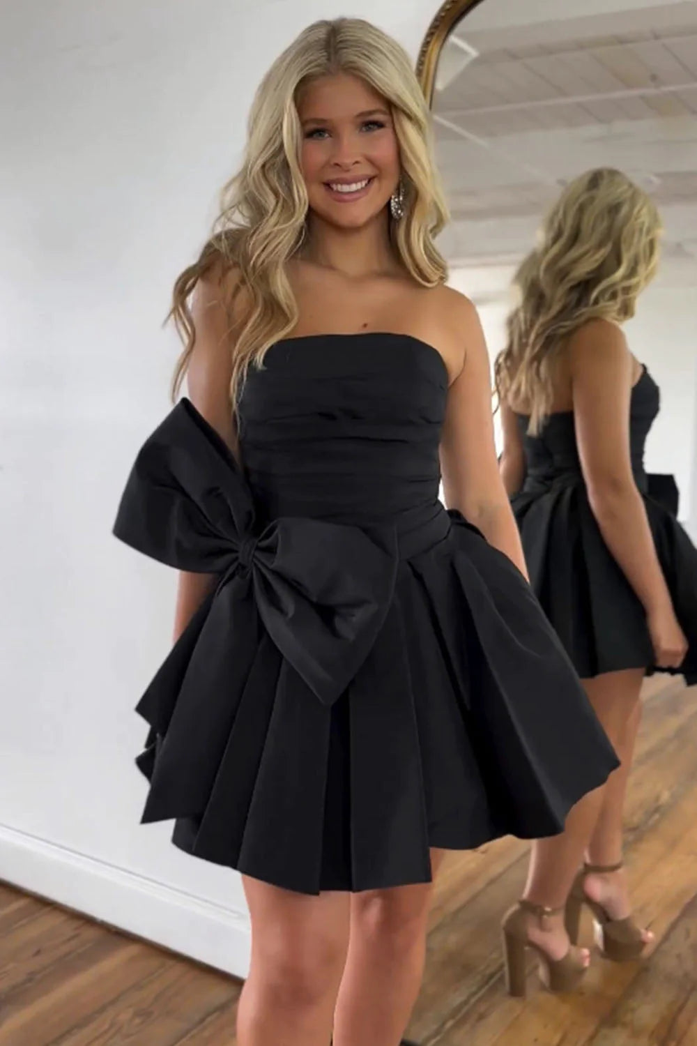 Cute A-Line Strapless Short Satin Homecoming Dress With Bowknot