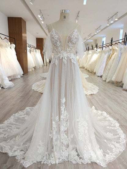 Tulle Spaghetti Straps Wedding Dresses With Applique