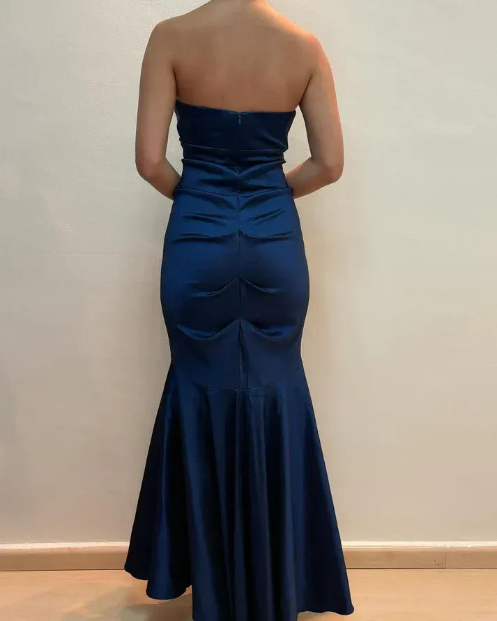 Elegant Dark Blue Satin Strapless Sweetheart Beaded Mermaid Evening Dresses