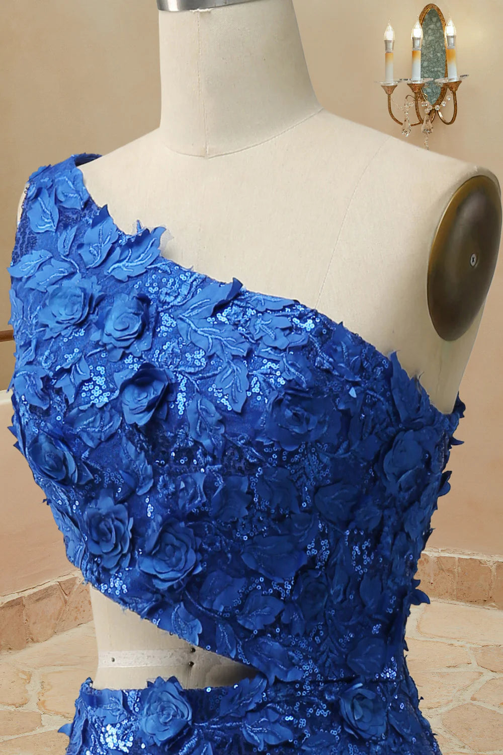 Vestido de fiesta de sirena con abertura en el hombro, lentejuelas y apliques