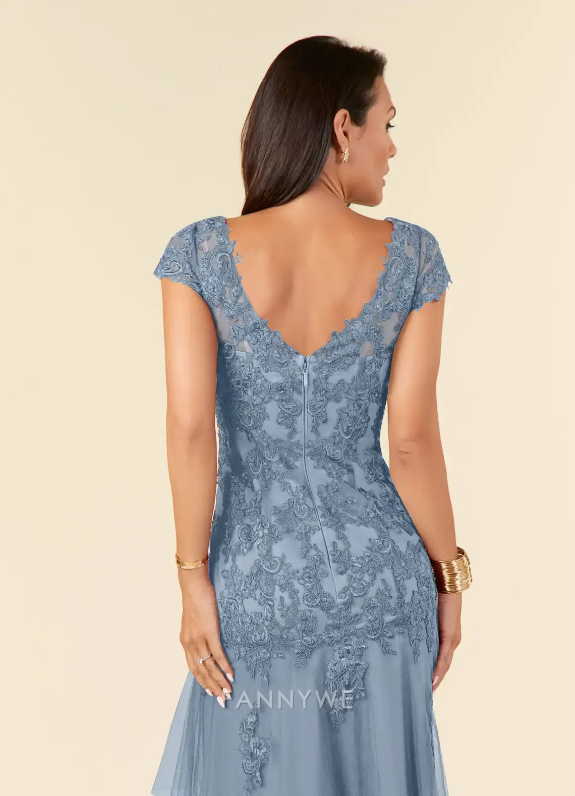 Elegant Plus Size Plunging V-Neck Lace-Embroidered Tulle A-Line Maxi Dress Mother of the Bride Dress