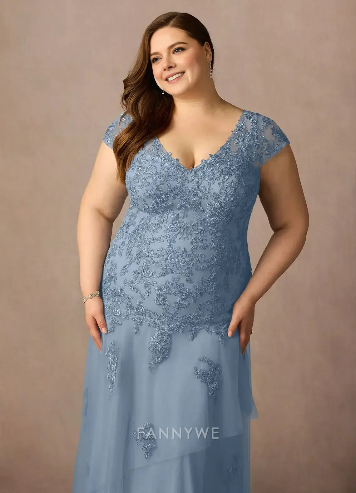 Elegant Plus Size Plunging V-Neck Lace-Embroidered Tulle A-Line Maxi Dress Mother of the Bride Dress