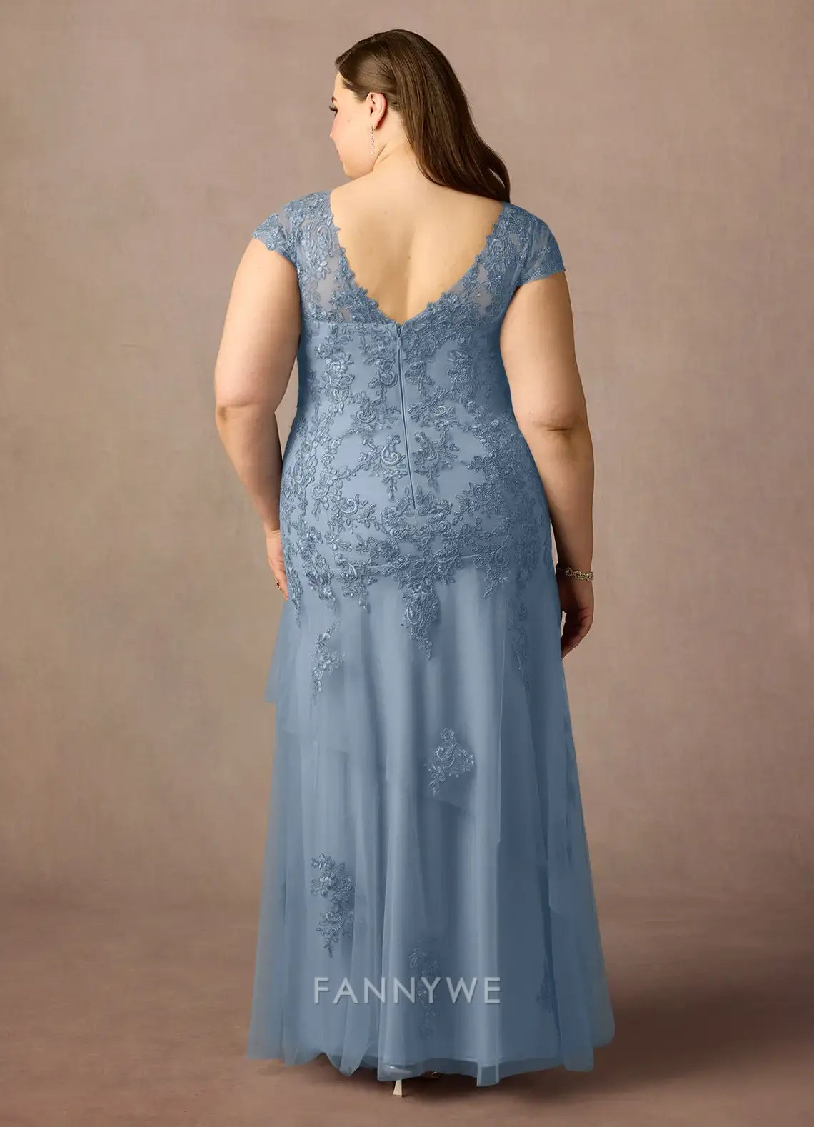Elegant Plus Size Plunging V-Neck Lace-Embroidered Tulle A-Line Maxi Dress Mother of the Bride Dress